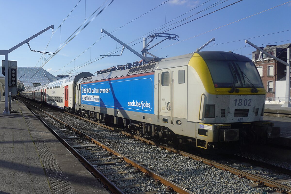 NMBS/SNCB 1802 pushes an IC service to Oostende into Li�ge-Guillemins on 21 May 2026.