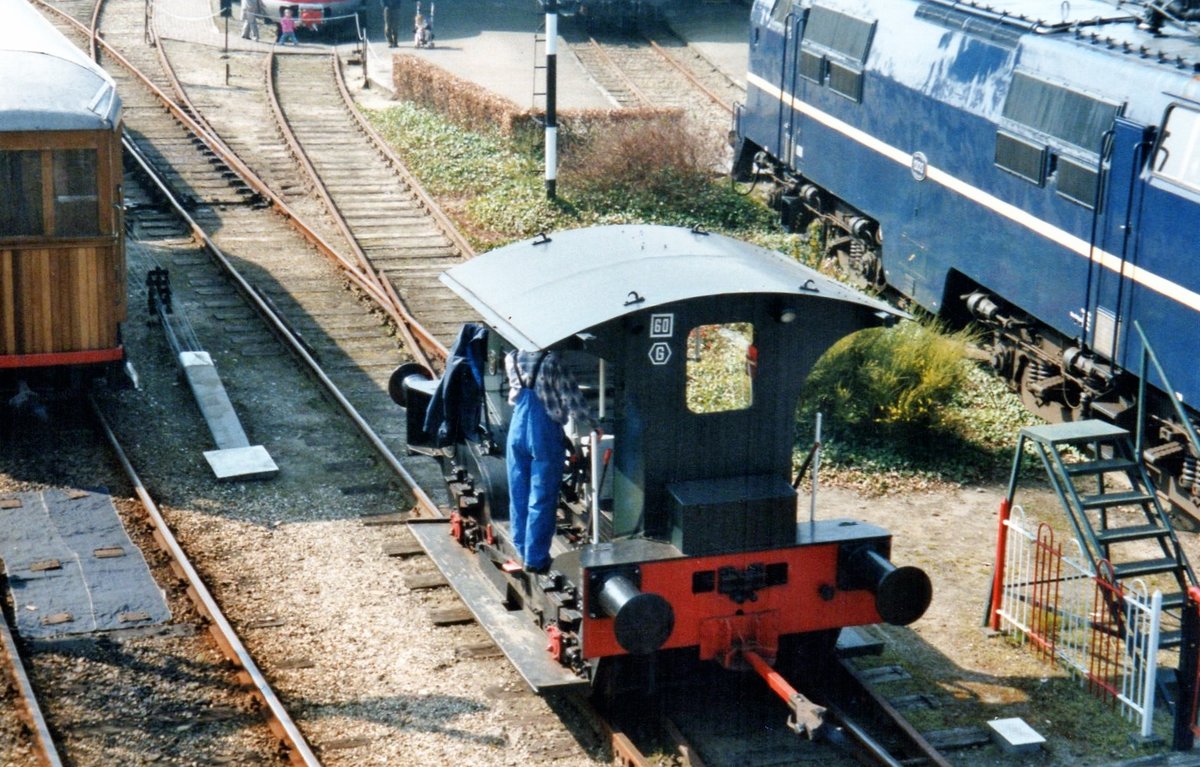 NS 103 runs slowly light through the Dutch Railway Museum on 1 August 1995.