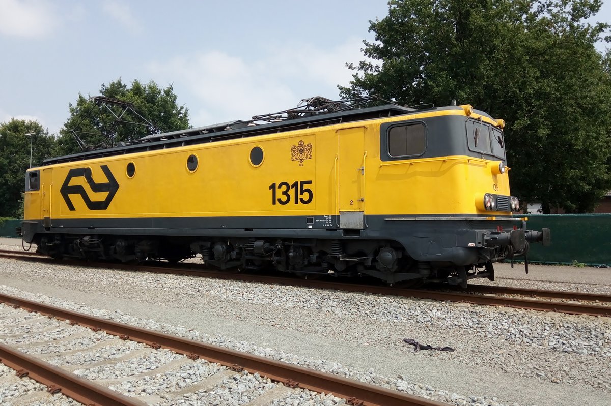 NS 1315 stands in Blerick on 10 June 2017 during an exhibition of buses and trains.