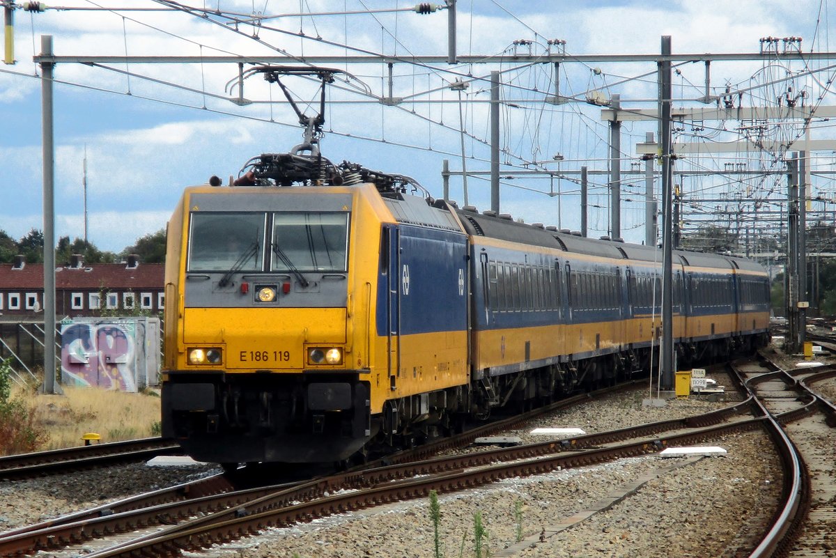 NS 186 119 enters Breda on 24 August 2018.