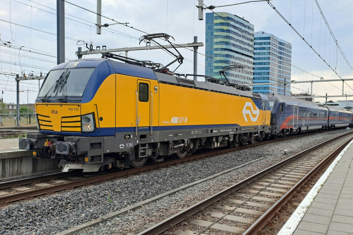NS 193 733 calls at Arnhem Centraal on 15 August 2026 with the DANI international night train to Innsbruck.