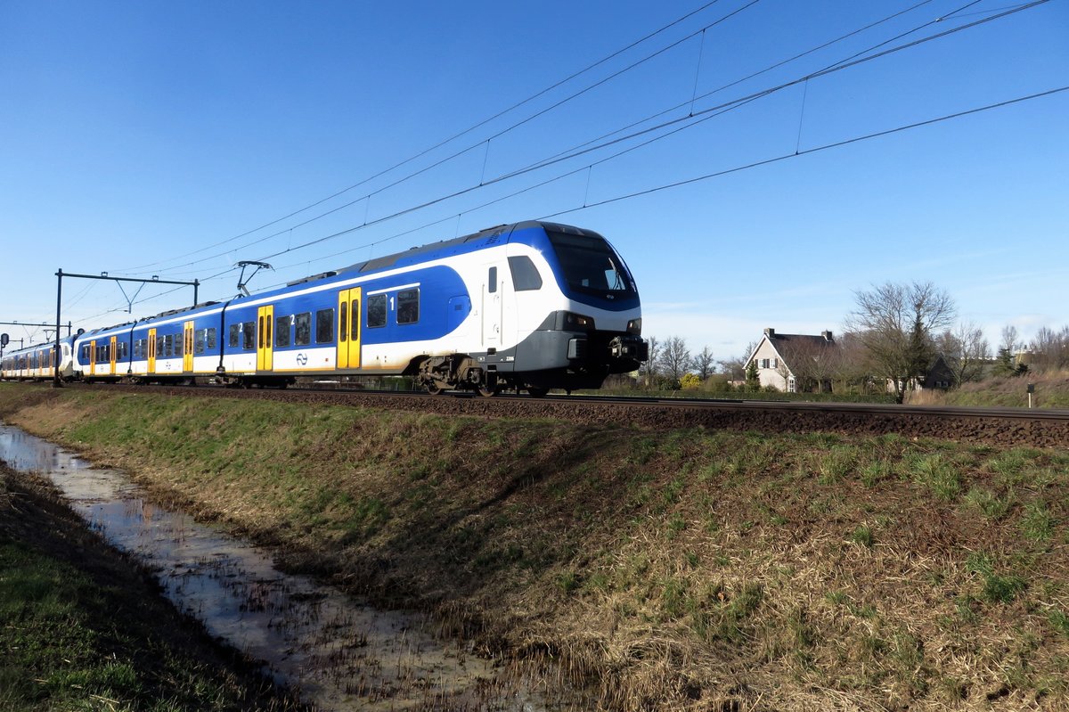 NS 2206 passes the Kapelweg at Boxtel on 23 February 2021, providing this photo point.