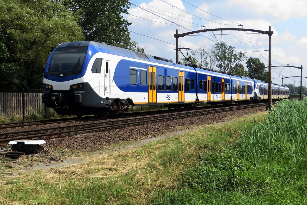 NS 2213 speeds through Hulten on 9 July 2021.