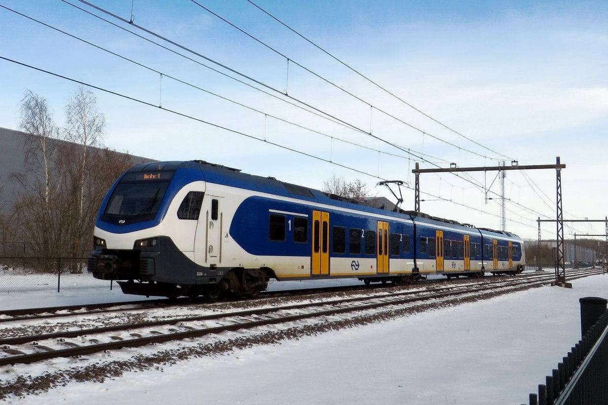 NS 2224 speeds through Alverna on 13 February 2021.