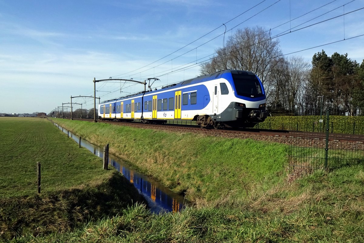 NS 2232 speeds through Hulten on 21 February 2021.