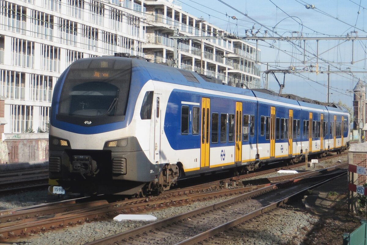 NS 2510 is about to call at Nijmegen on 26 October 2022.