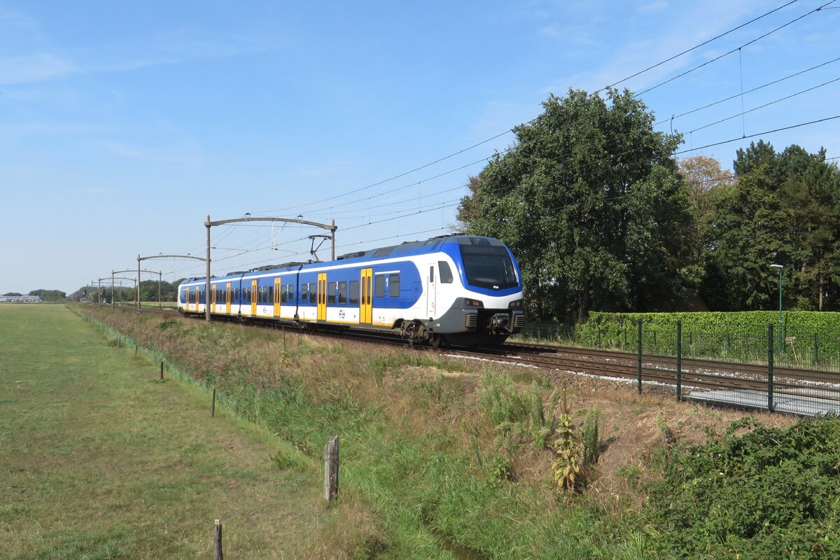 NS 2512 passes through Hulten on 2 September 2022.