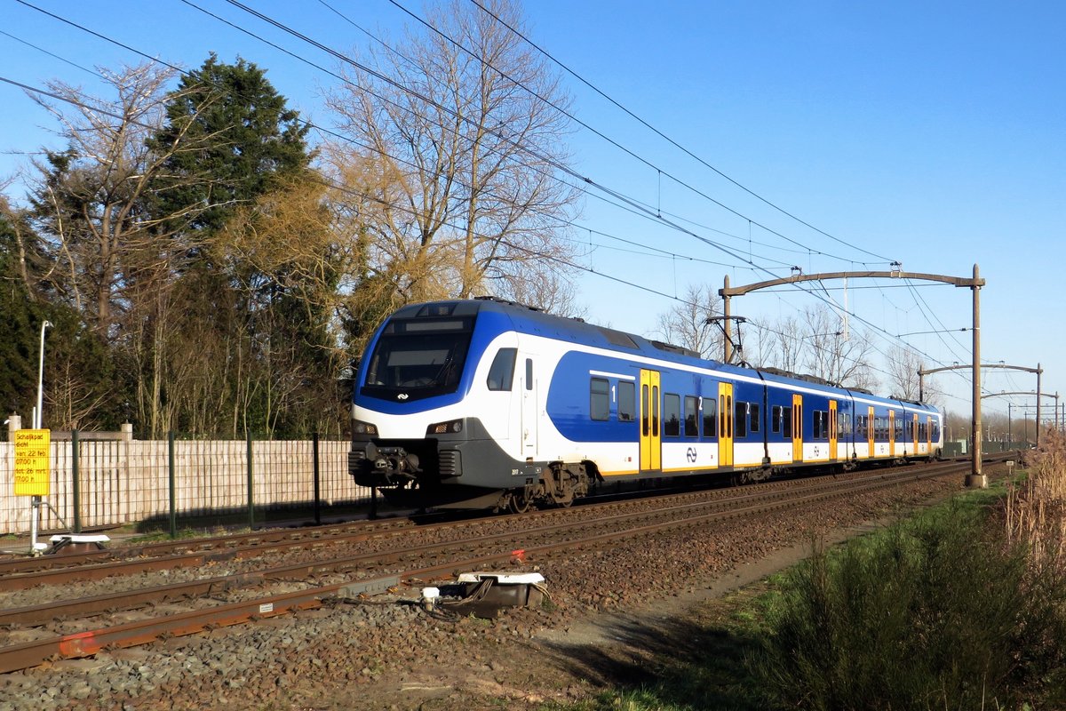 NS 2517 speeds through Hulten on 21 February 2021.