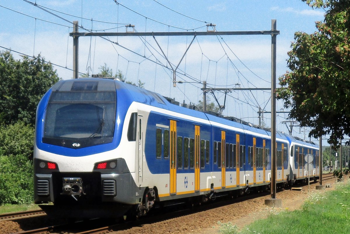 NS 2523 leaves Wijchen on 17 July 2017.