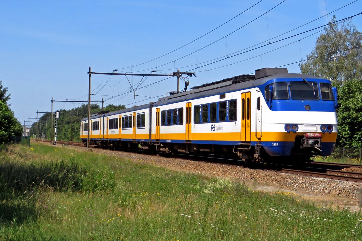 NS 2957 passes through Alverna on 23 June 2020.