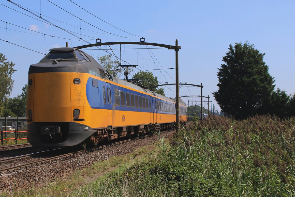NS 4089 passes through Hulten on 23 August 2023.