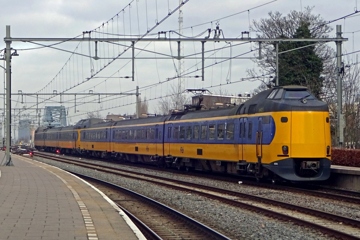 NS 4089 quits Nijmegen on 6 February 2020.