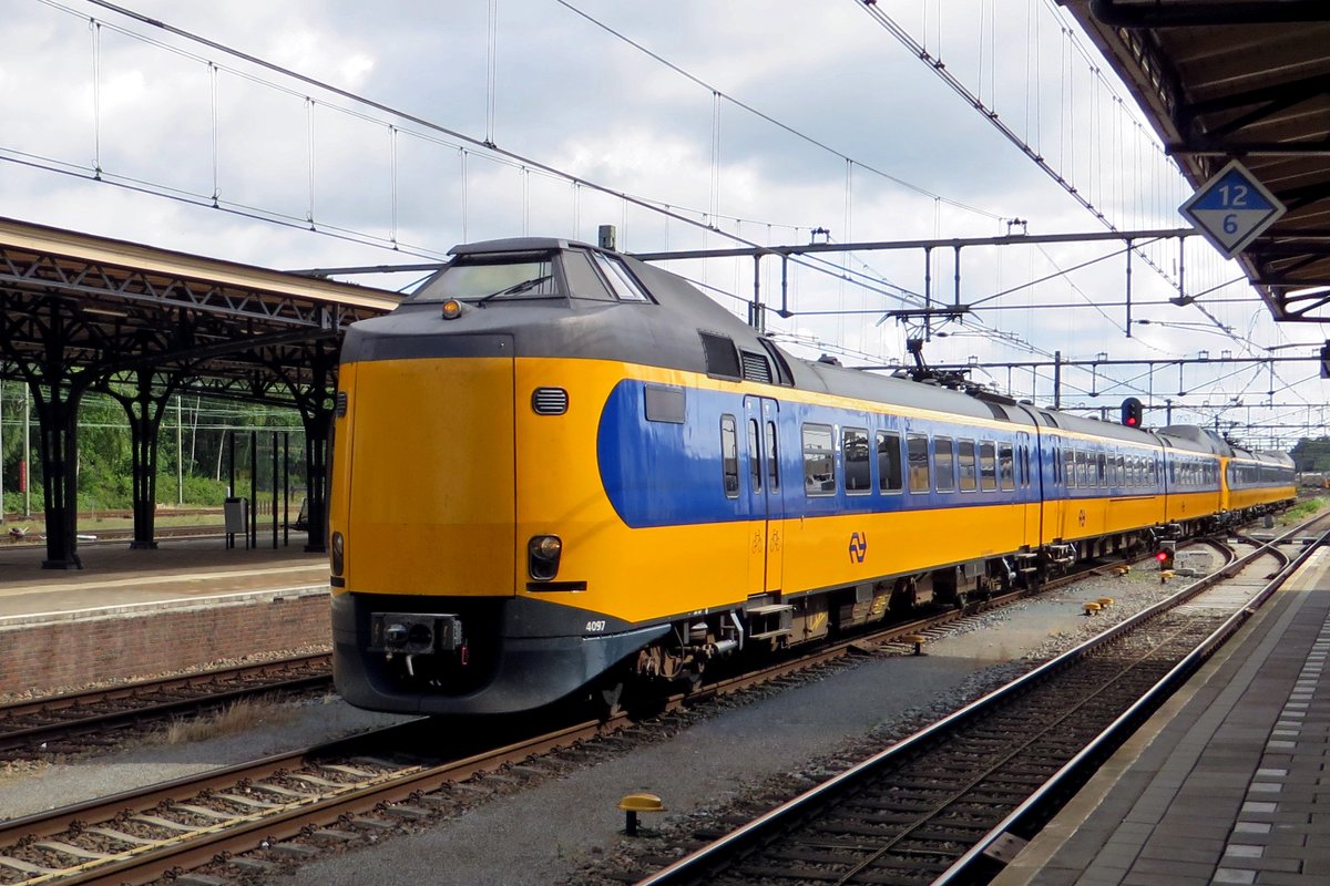 NS 4097 arrives at Roosendaal on 28 June 2020.