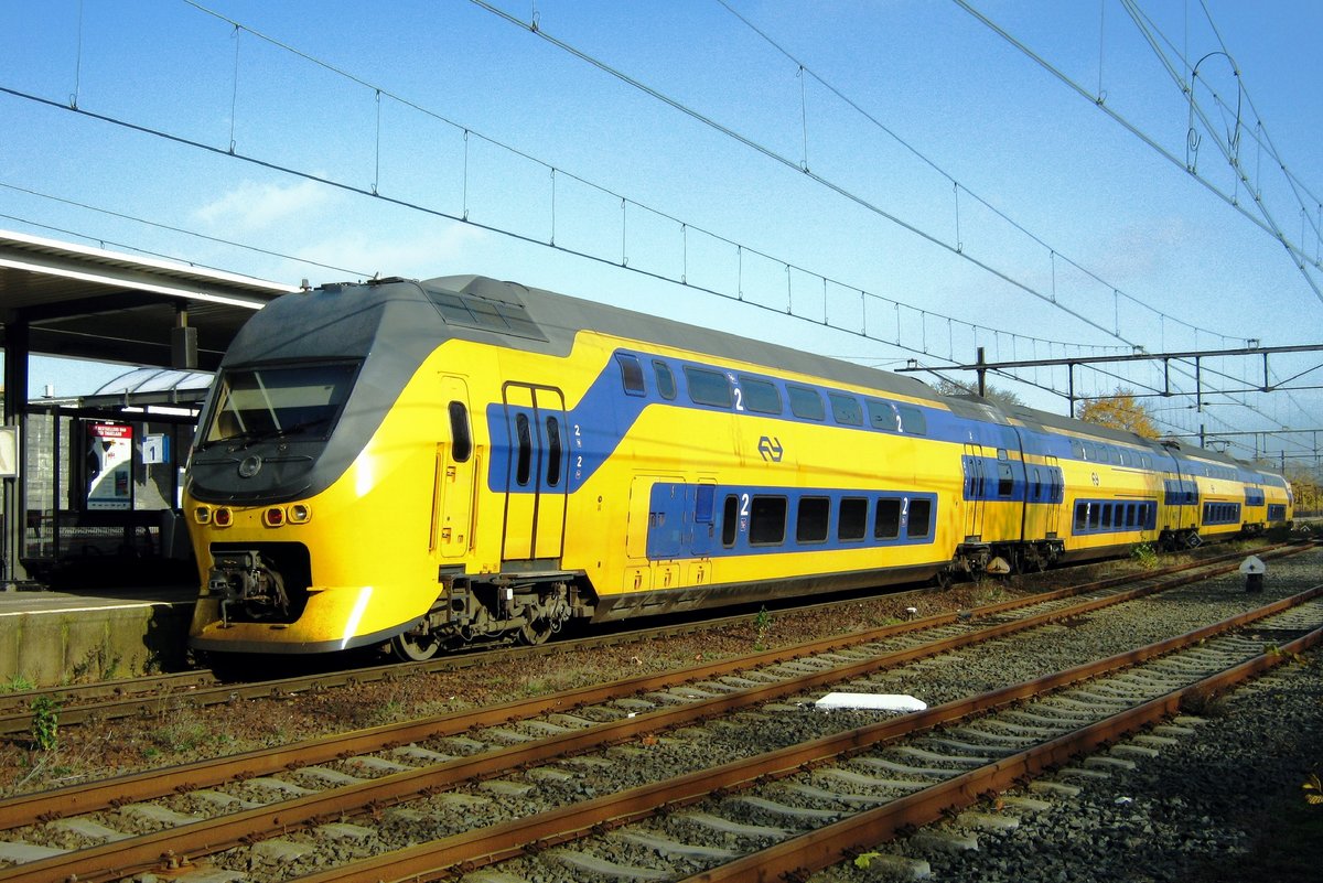 NS 9473 leaves Oss on 11 November 2012 with an IC-service to Zwolle.