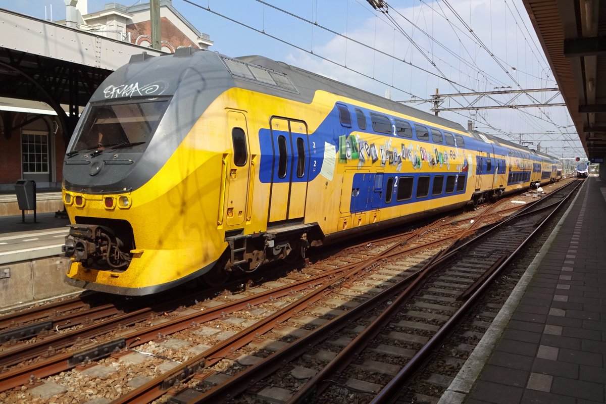 NS 9514 encourages us to read books in Dordrecht on 18 May 2019.