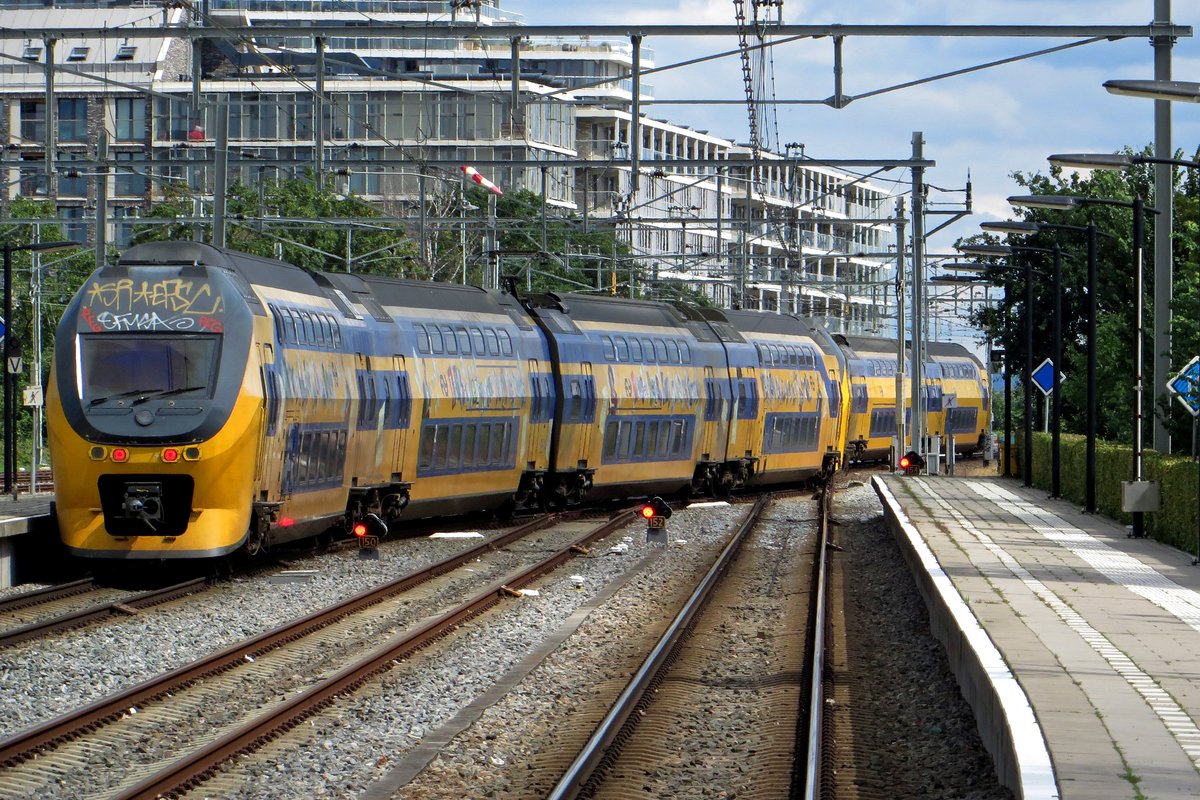 NS 9514 leaves Nijmegen on 15 July 2020.