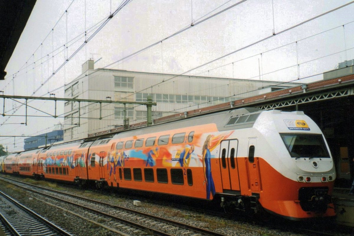 NS 9520 stands at Nijmegen on 26 July 2007.