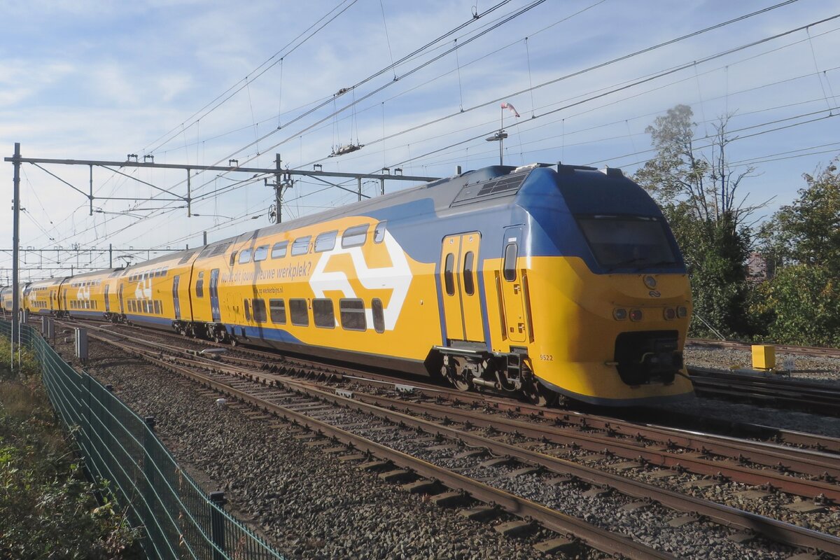 NS 9522 enters Nijmegen on 26 October 2022, recruiting new train drivers. 