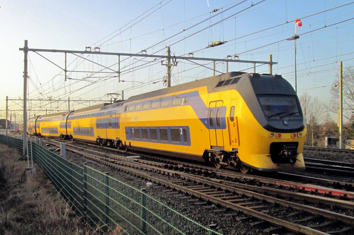 NS 9551 enters Nijmegen on 27 December 2016.