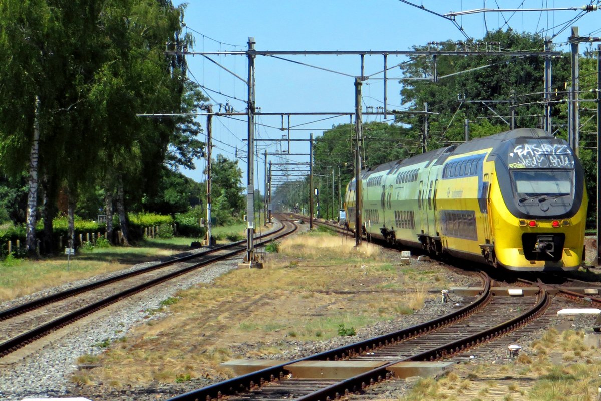 NS 9556 quits Ede-Wageningen on 25 June 2020.