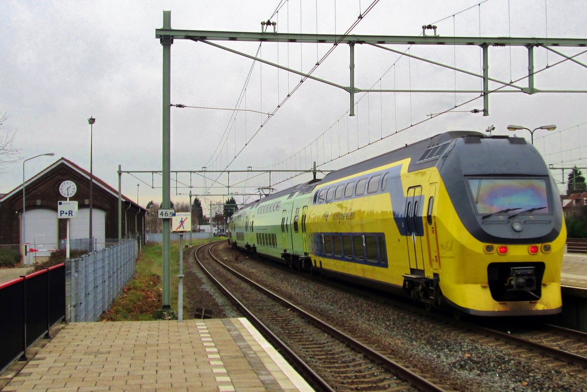 NS 9556 quits Roermond on a grey 13 December 2014.