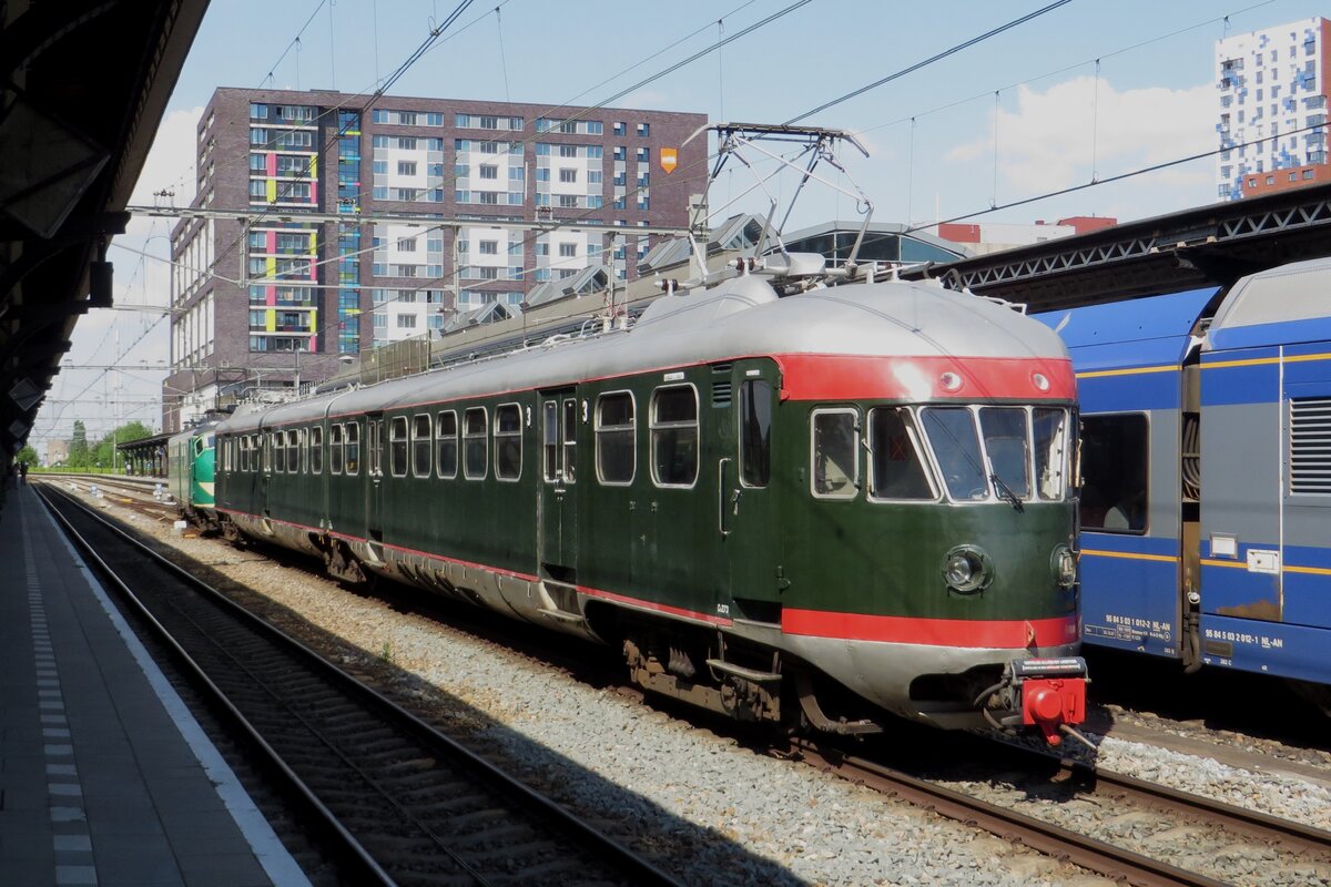 NSM 273 enters Nijmegen during a transfer ride from Blerick to Utrecht on 13 May 2023. 