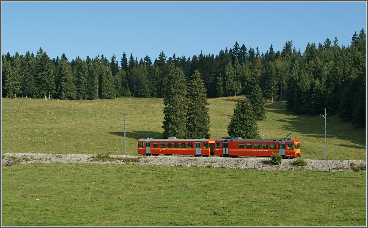 NStCM Local Train will be shortly arriving at the La Giverine Statin. 
28.08.2013