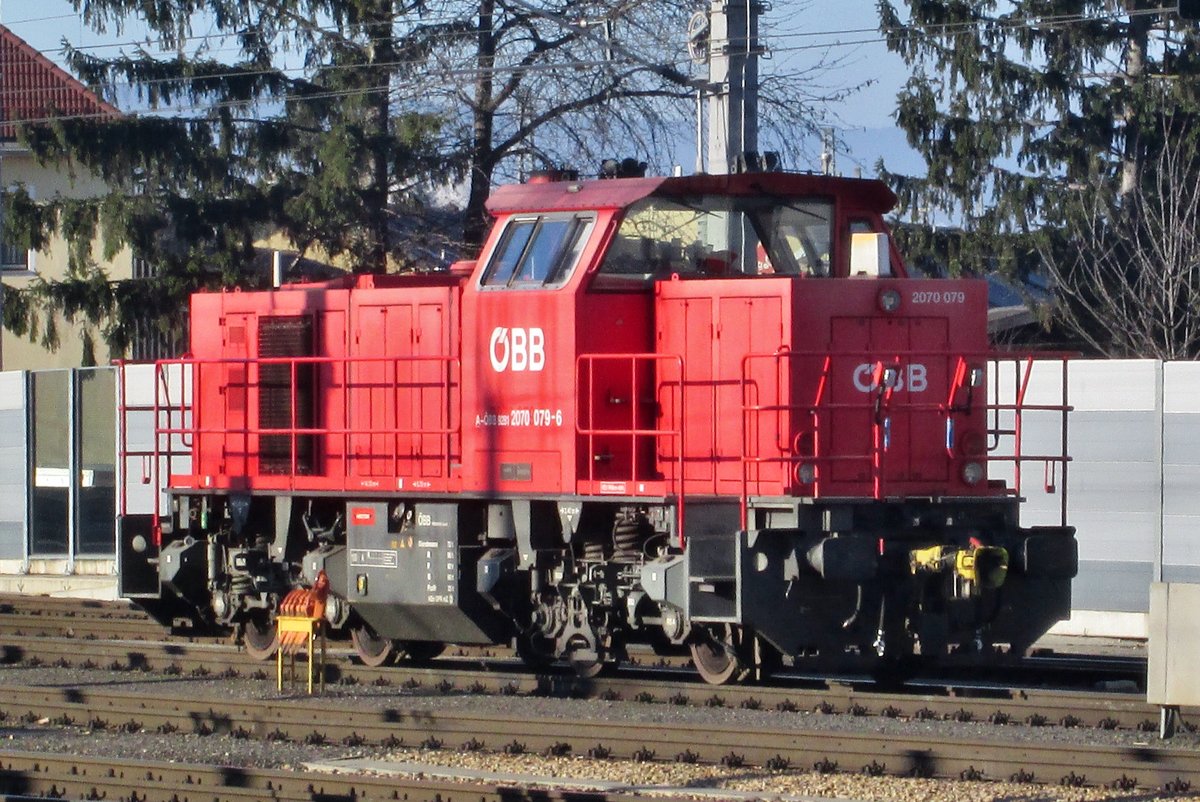 ÖBB 2070 079 runs light through Sankt-Pölten Hbf on 30 December 2016.