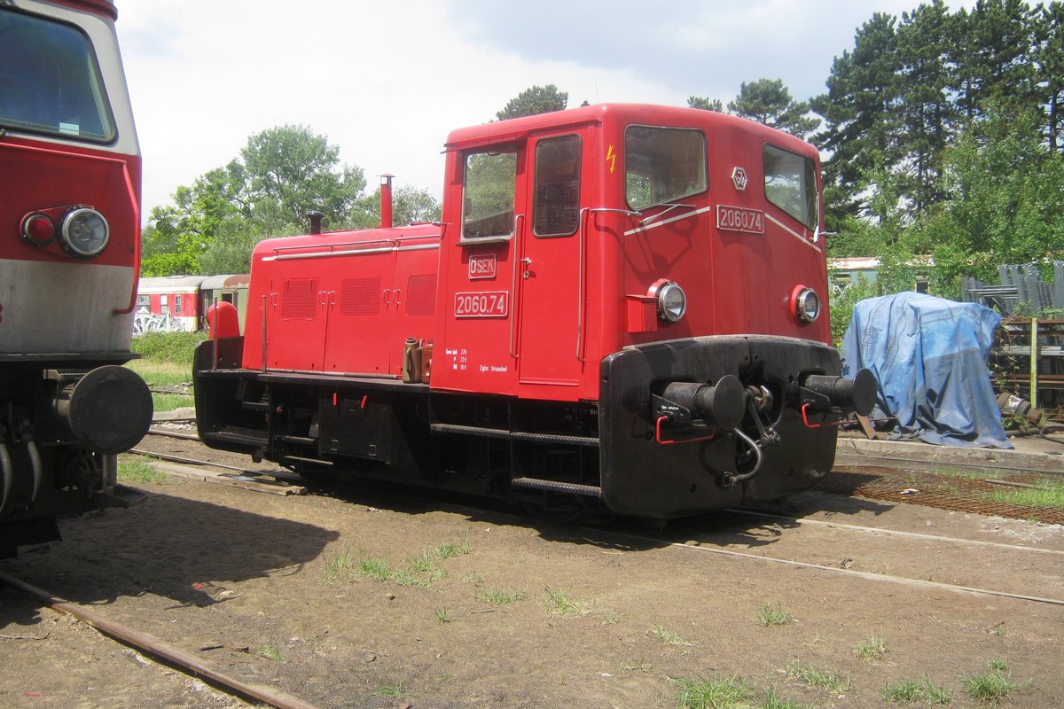 ÖGEG 2060.074 stands in the Heizhaus Strasshof on 28 May 2012.