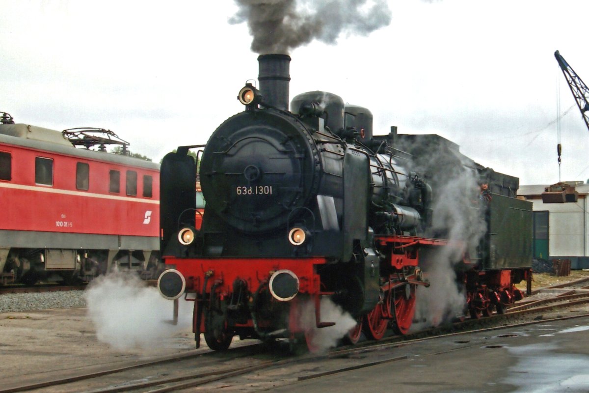 ÖGEG 638.1301 (the Austrian version of KPEV P-8) steams in the Lokpark Ampflwang on 31 May 2009.