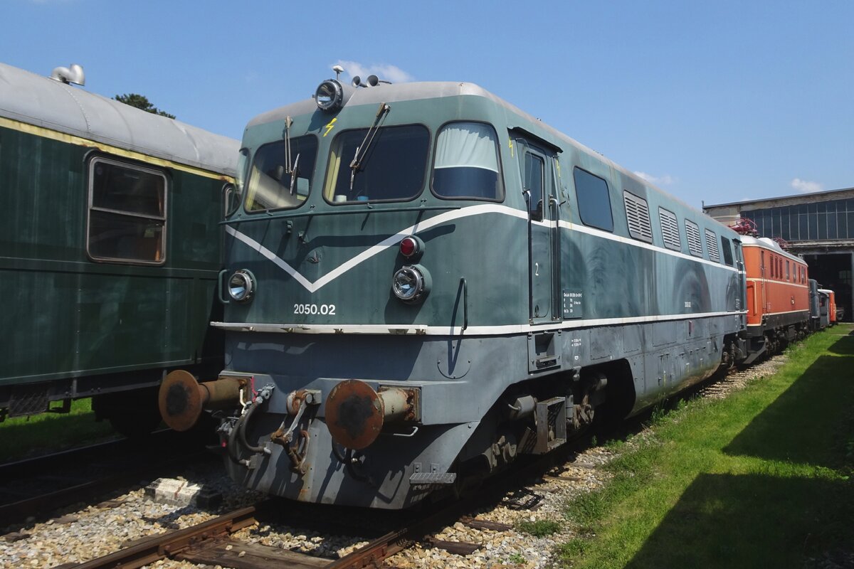 ÖSEK 2050.02 stands -somewhat bleached- at the Heizhaus Strasshof on 21 May 2023.