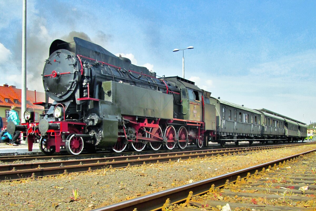 OKz32-2 is about to depart with a steam shuttle train from Wolsztyn on 30 April 2016.