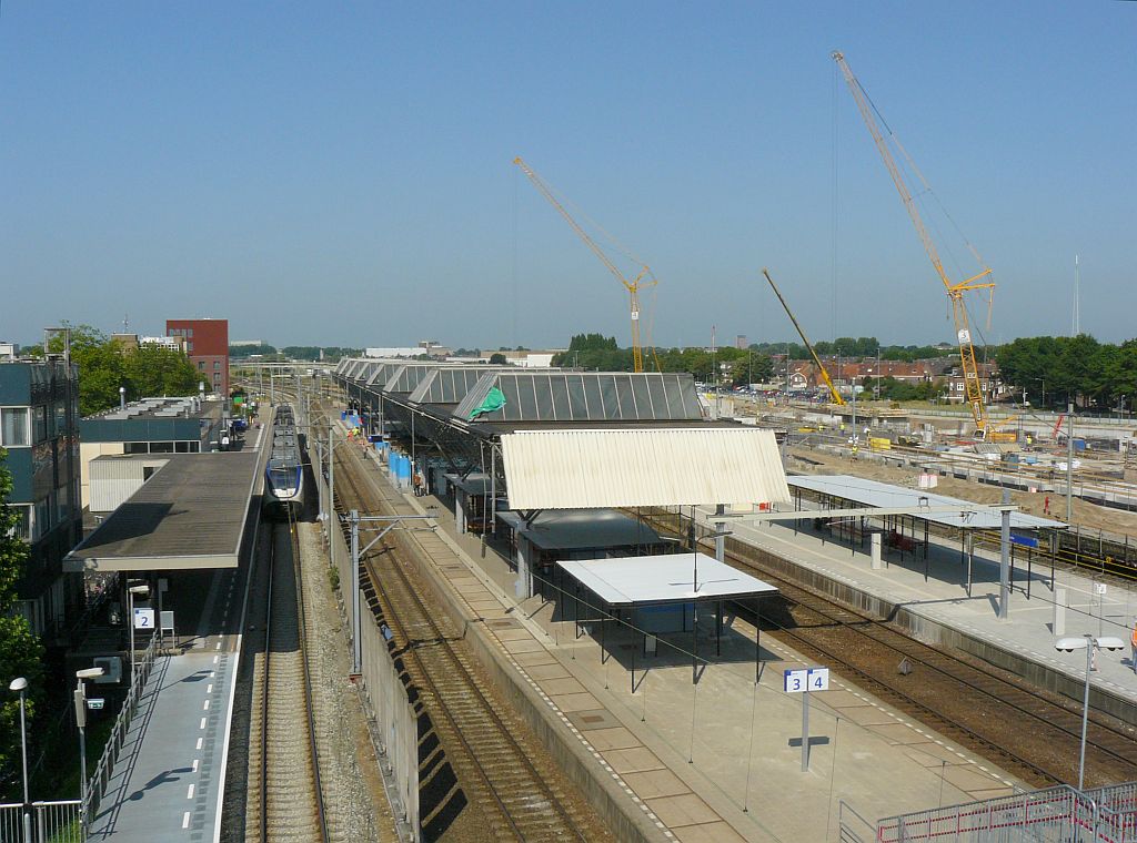 Old platforms on the leftside and already a new one on the right side. Breda 18-07-2013.