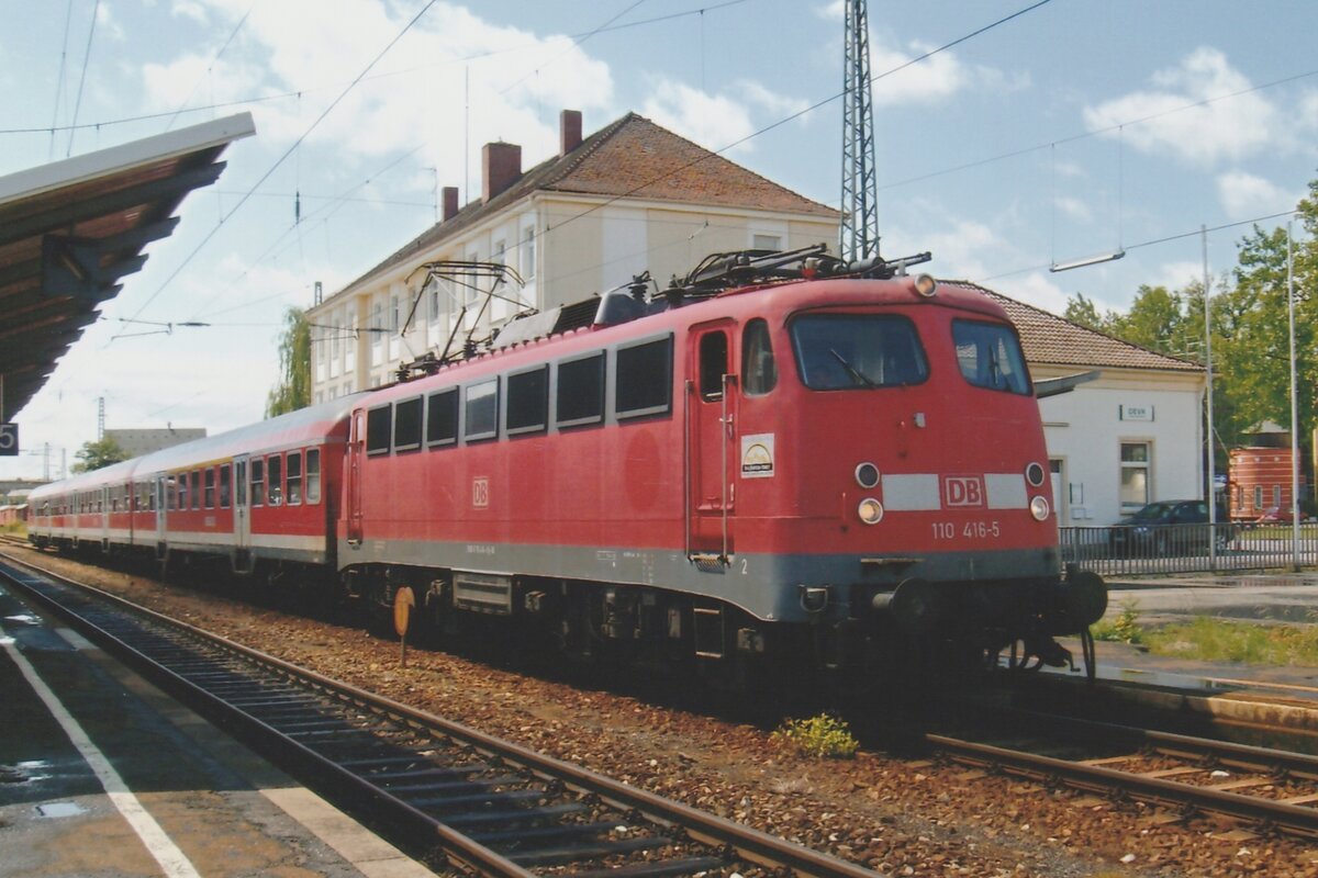 Old stock in new colours: DB 110 416 calls at Nördlingen on 9 June 2009. Nowadays, Go-Ahead bayern has taken over regional services Donauwörth--Aalen, so DB traffic red 110s with passenger trains in revenue earning services are gone now at Nördlingen.