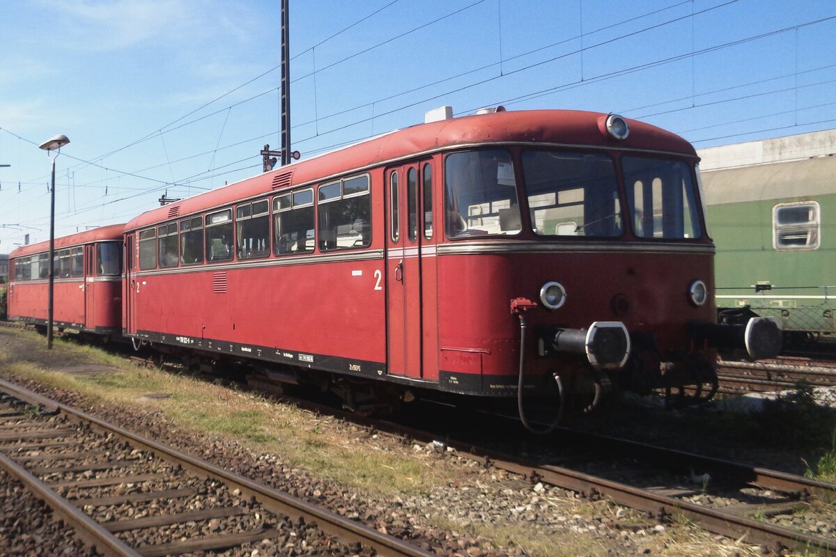 On 1 June 2019 Schienenbus 798 522 stands in the BEM at Nördlingen.