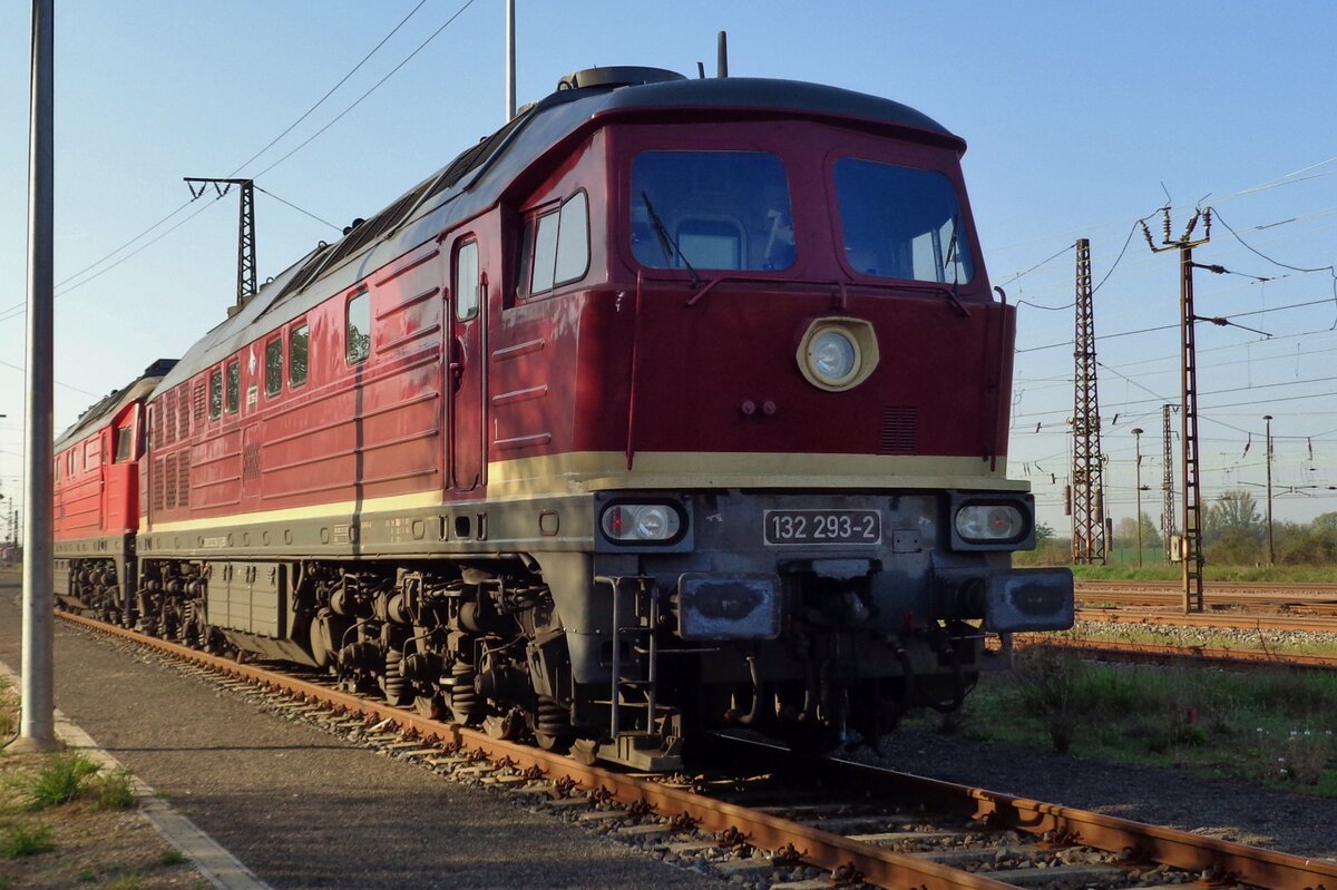 On 10 April 2017 Erfurter Bahnservice 132 293 stands at Grosskorbetha.