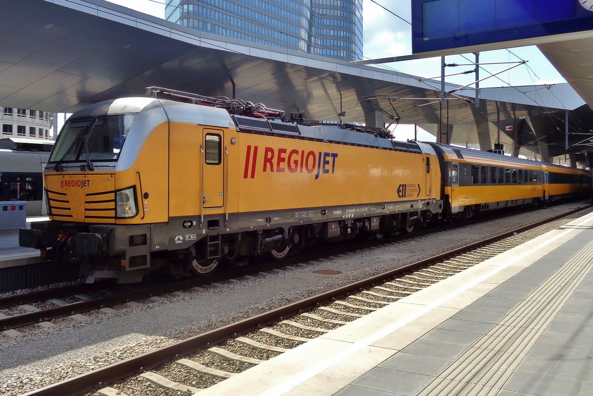 On 10 May 2018 RegioJet 193 205 has arrived at Wien Hbf.