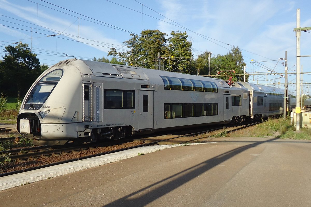 On 10 September 2015, SJ 3328 makes a test ride  through Hallsberg.