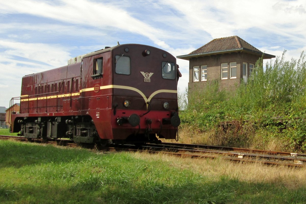 On 10 September 2016 ex-NS 2225 finds herself back at Goes with the SGB.