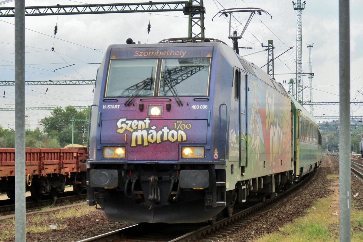 ON 10 September 2017 MAV 480 006 is about to call at Kelenföld.