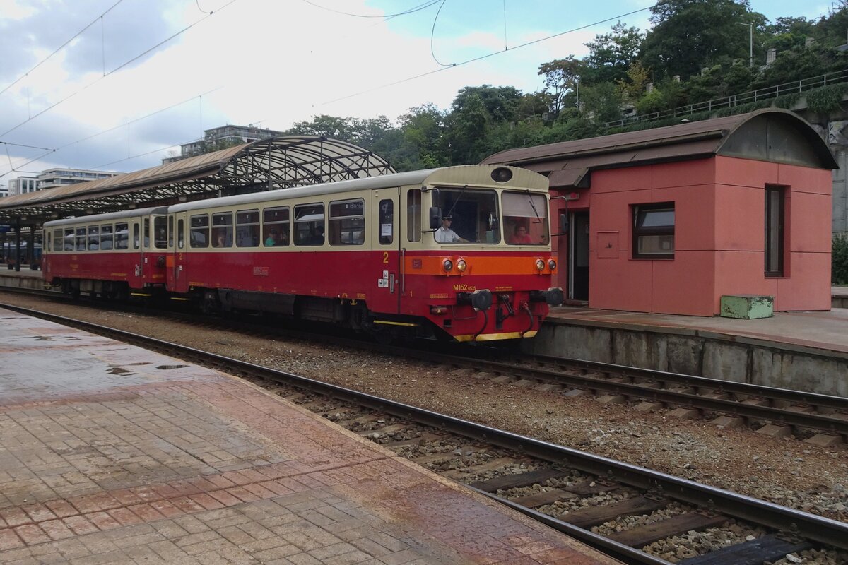 On 11 September 2022 M152 0535 stands at Praha hl.n.