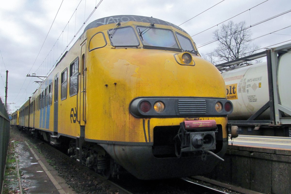 On 12 November 2015 NS 454 stands at Tilburg-Universiteit.