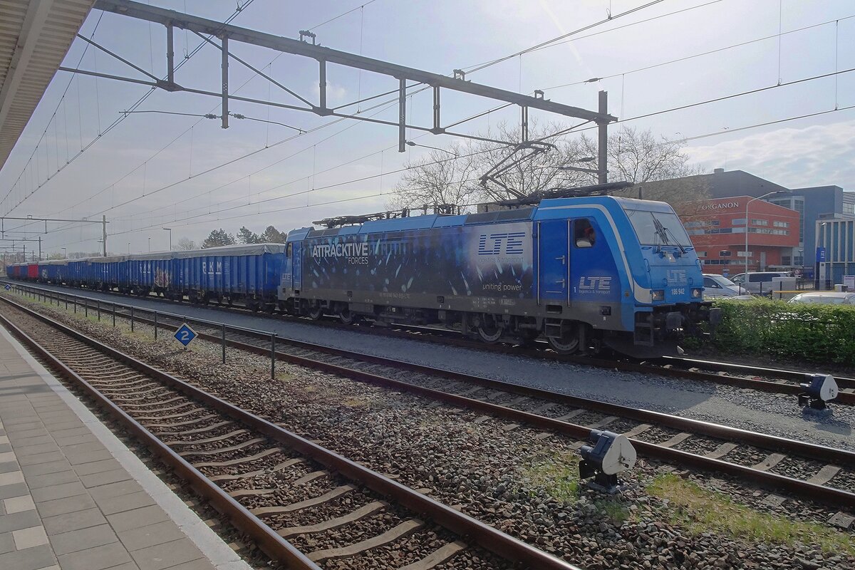 On 13 April 2022 LTE 186 942 stands at Oss. 