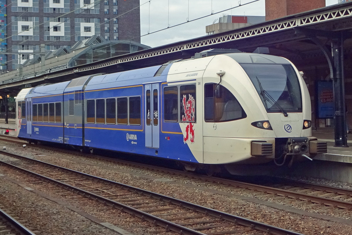 On 13 August 2019 Arriva 280 quits Nijmegen for Roermond.