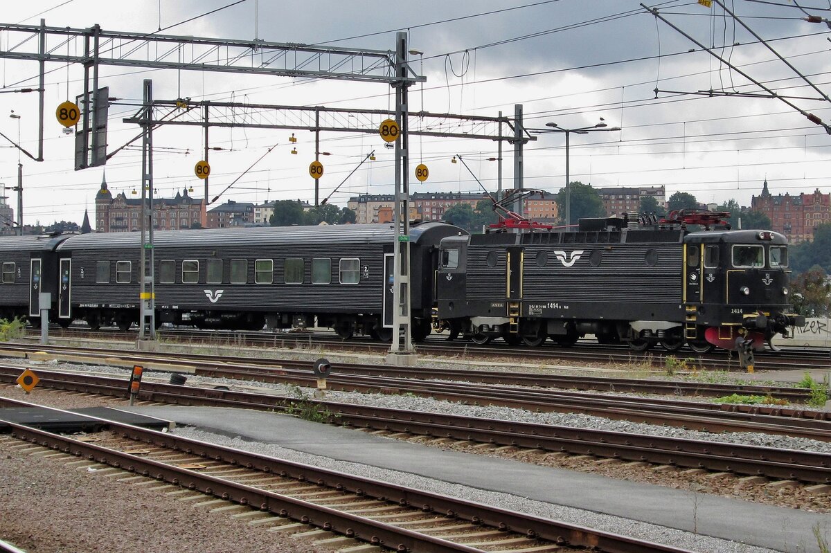 On 13 September 2015 SJ 1414 enters Stockholm Centralstasjon with a train from Hallsberg.