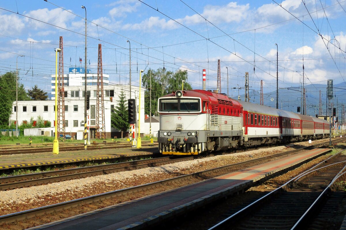 On 14 May 2018 ZSSK 754 072 is about to call at Vrutky.