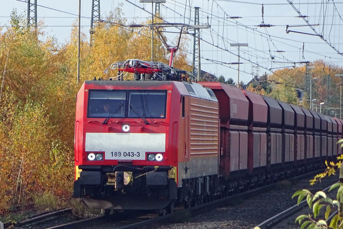 On 14 November 2019 an empty iron ore train is single handed by 189 043 passing through Emmerich toward the Rotterdam port area.
