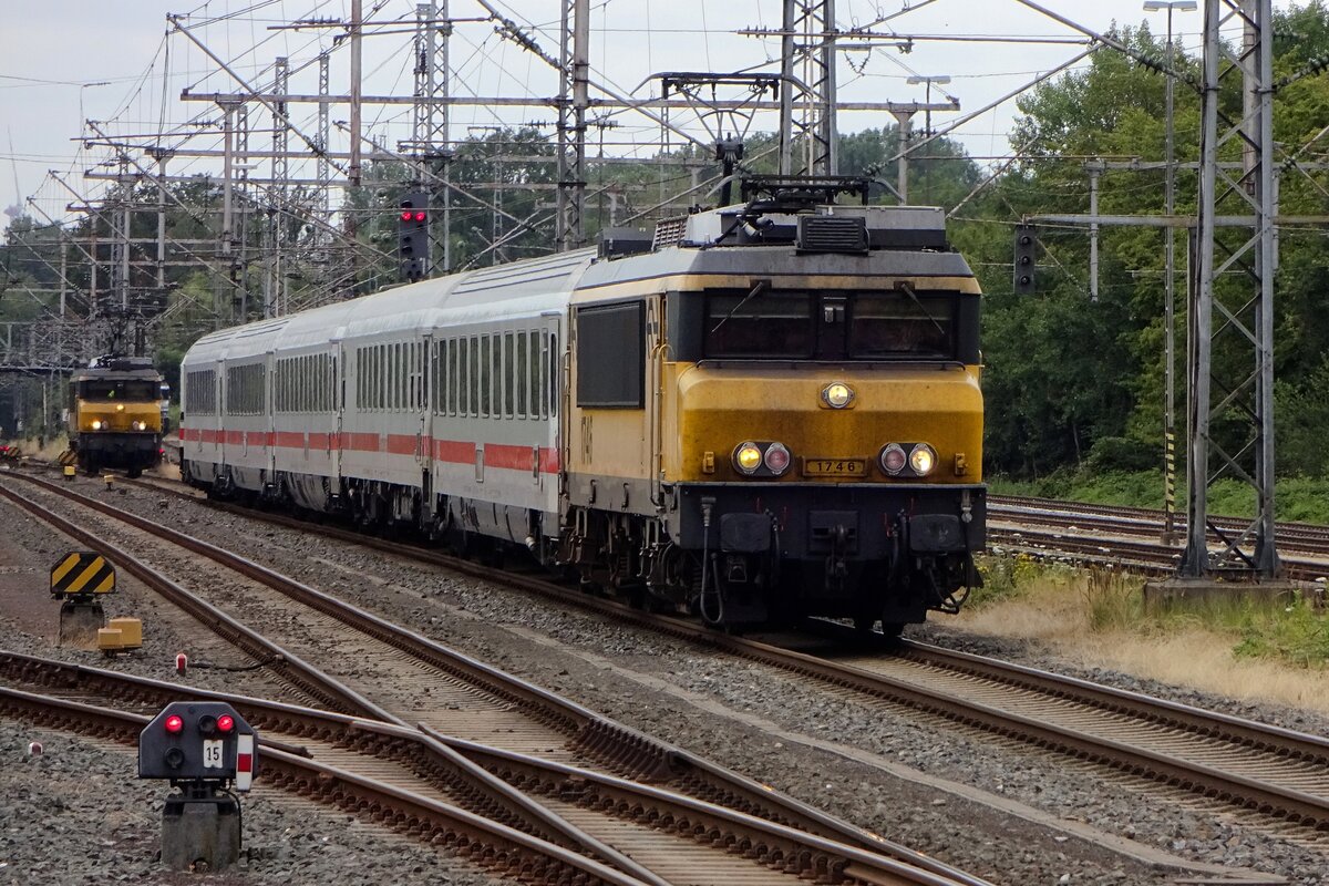 On 15 July 2019 NS 1746 stands at Bad Bentheim with an IC service to Berlin. But due to an accident between Bad Bentheim and Osnabrück this train was terminated from Bad Bentheim and while the passengers got crammed into buses, the train set awaits the departure back to Amsterdam.