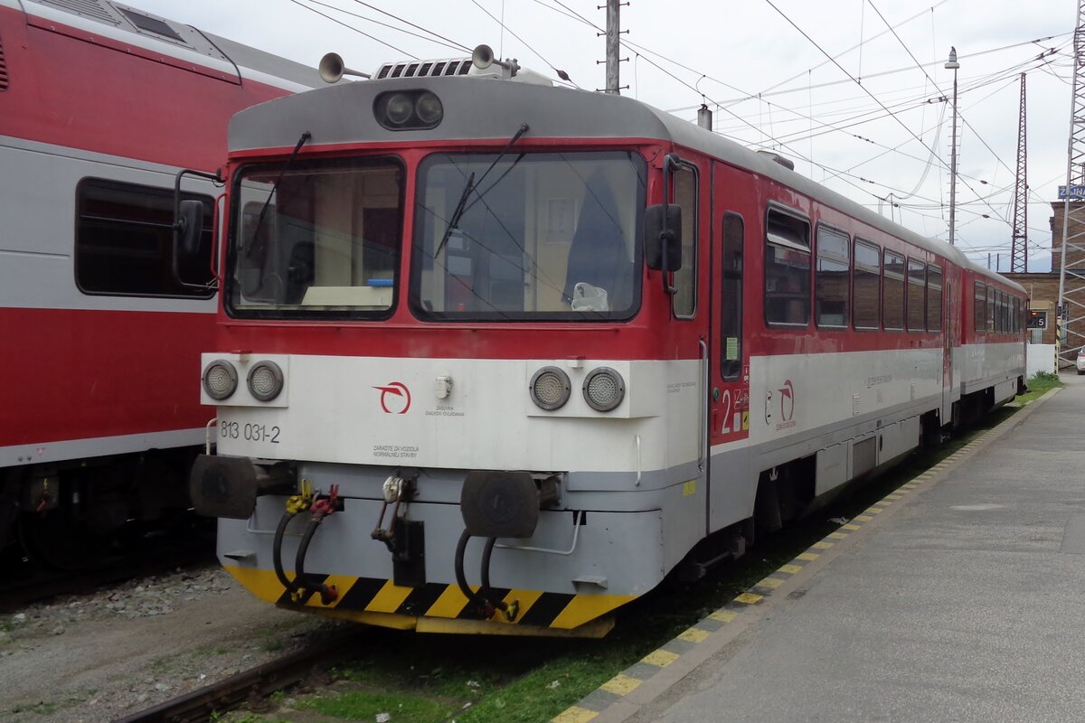 On 15 May 2018 ZSSK 813 031 is stabled at Zilina.