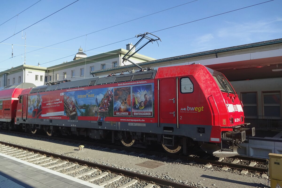 On 15 September 2019 DB Regio 146 229 advertises for the Europapark at Heilbronn Hbf.